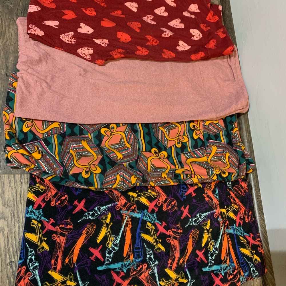 (4) pairs — Lularoe TC leggings